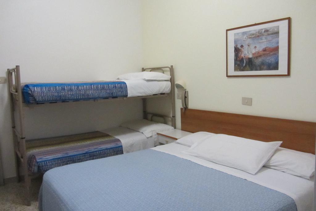 Hotel Toledo Rimini Quarto foto