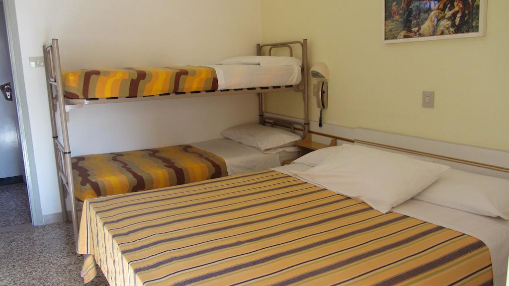 Hotel Toledo Rimini Quarto foto